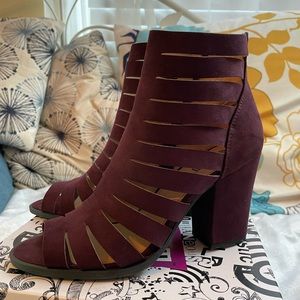 Brash Spade Shoe in Violet